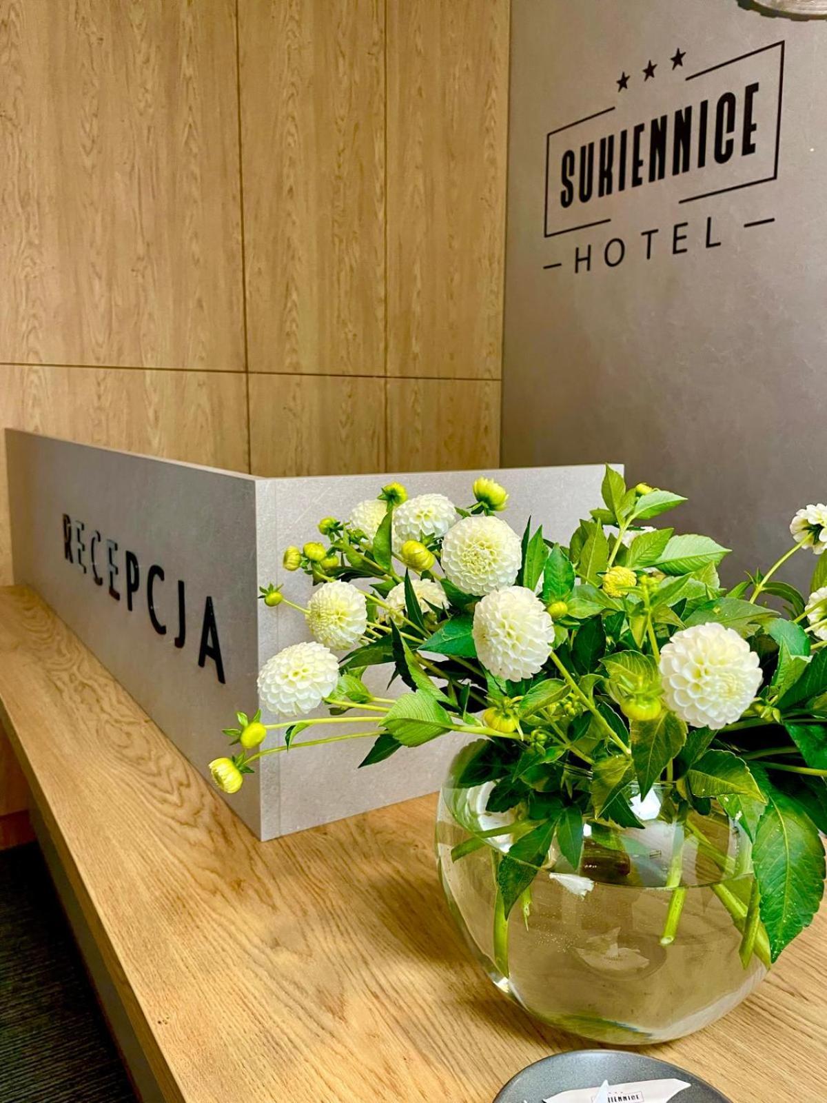 Sukiennice Hotel Chojnice Eksteriør billede